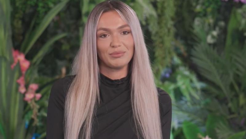Interviurile Insula Iubirii, sezonul 9. Ce i-a spus mama Ellei Vișan când a văzut imaginile intime cu ea și Teo din baie