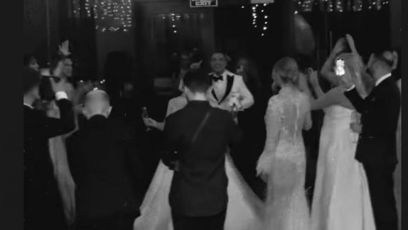 Fiica lui Mugur Mihăescu s-a căsătorit. Ce ținută demnă de covorul roșu a îmbrăcat soacra mică