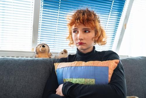 Sănătatea mentală și emoțională a adolescentului. Cum îți dai seama că trebuie să intervii