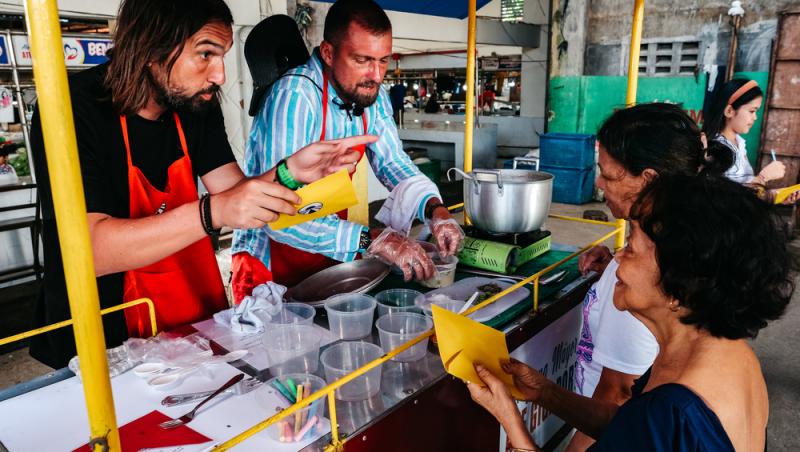 Asia Express sezonul 8, 16 septembrie 2025. Cum s-au descurcat perechile să gătească ciorbă rădăuțeană: „N-am făcut în viața mea”