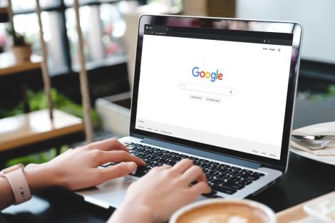 Google recunoaște că Internetul liber e acum „într-un declin accelerat”. Ce se întâmplă online