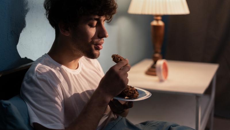 Mesele târzii, un risc pentru sănătate. Ce boală gravă s-ar putea dezvolta în timp