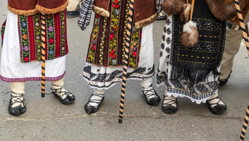 Portul românesc, din nou copiat de o casă de modă celebră: „Foarte similari, din multe puncte de vedere”