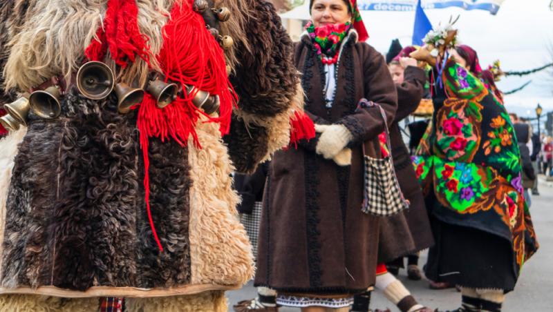 Portul românesc, din nou copiat de o casă de modă celebră: „Foarte similari, din multe puncte de vedere”