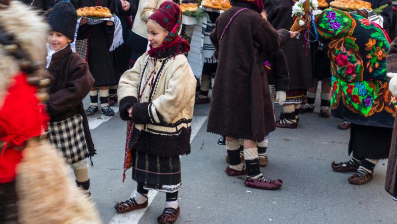 Portul românesc, din nou copiat de o casă de modă celebră: „Foarte similari, din multe puncte de vedere”