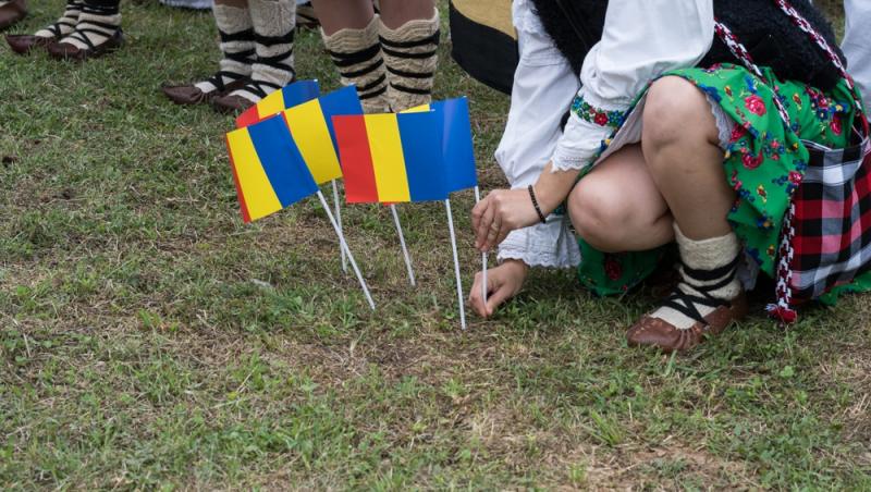 Portul românesc, din nou copiat de o casă de modă celebră: „Foarte similari, din multe puncte de vedere”