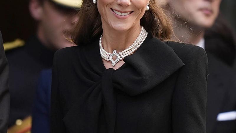 Kate Middleton, din nou în doliu. Ce mesaj subtil a transmis prin intermediul bijuteriilor alese