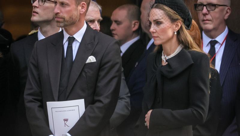 Kate Middleton, din nou în doliu. Ce mesaj subtil a transmis prin intermediul bijuteriilor alese