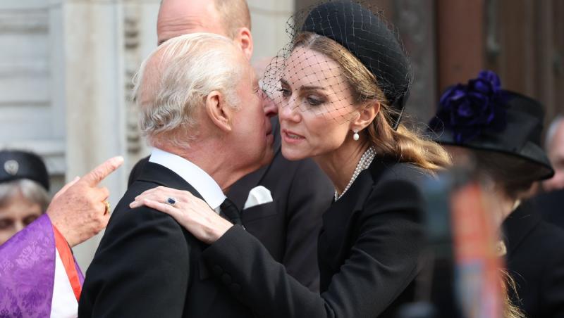 Kate Middleton, din nou în doliu. Ce mesaj subtil a transmis prin intermediul bijuteriilor alese