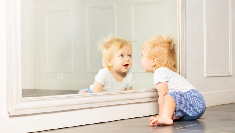 Oglinzile rotunde, un element de rău augur în casă. În ce mod pot influența energiile din cămin