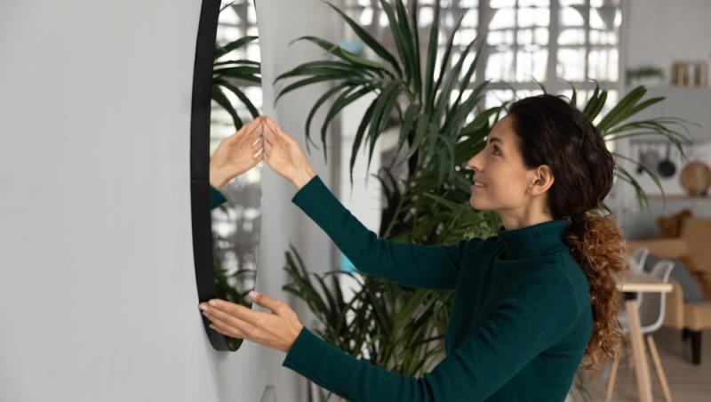 Oglinzile rotunde, un element de rău augur în casă. În ce mod pot influența energiile din cămin