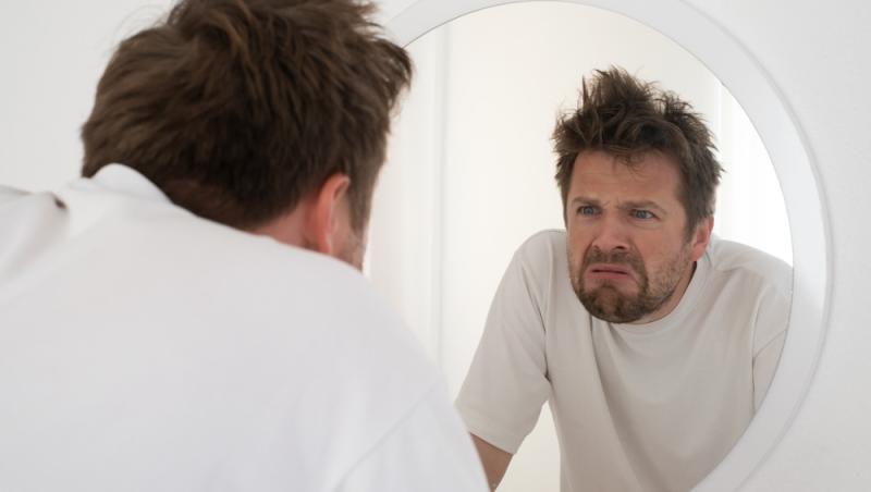 Oglinzile rotunde, un element de rău augur în casă. În ce mod pot influența energiile din cămin