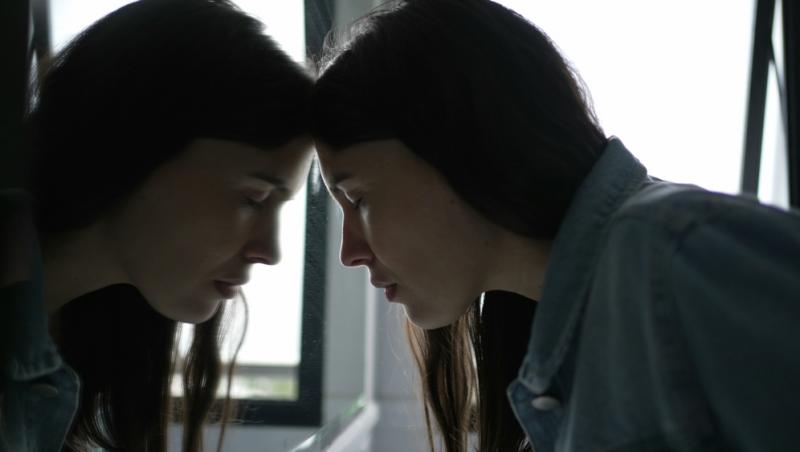 Oglinzile rotunde, un element de rău augur în casă. În ce mod pot influența energiile din cămin