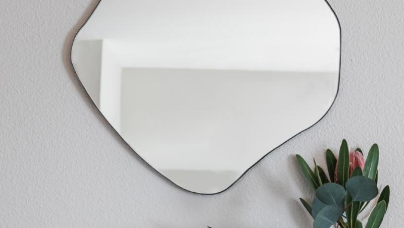 Oglinzile rotunde, un element de rău augur în casă. În ce mod pot influența energiile din cămin