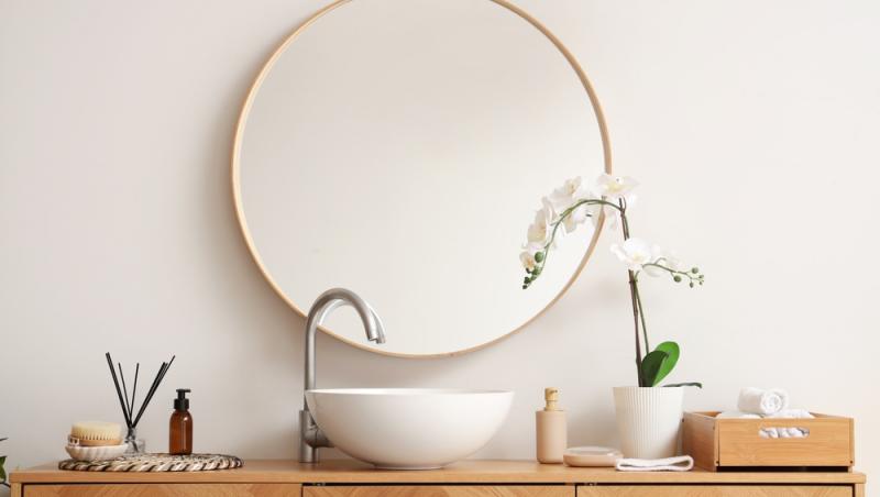 Oglinzile rotunde, un element de rău augur în casă. În ce mod pot influența energiile din cămin