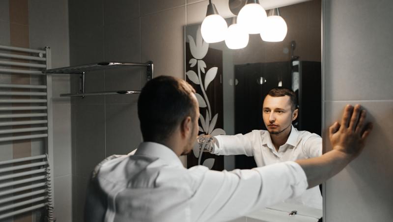 Oglinzile rotunde, un element de rău augur în casă. În ce mod pot influența energiile din cămin