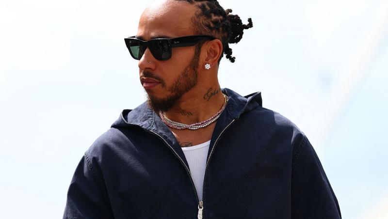 Cine este femeia alături de care a fost surprins Lewis Hamilton. Cei doi au ieșit la plimbare într-un bolid de 2 miloane de dolari