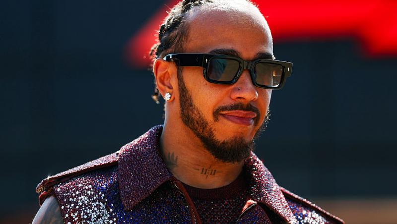 Cine este femeia alături de care a fost surprins Lewis Hamilton. Cei doi au ieșit la plimbare într-un bolid de 2 miloane de dolari