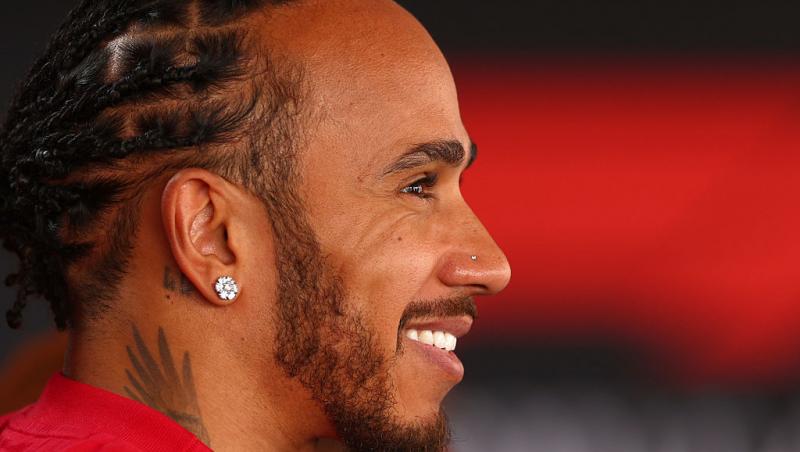 Cine este femeia alături de care a fost surprins Lewis Hamilton. Cei doi au ieșit la plimbare într-un bolid de 2 miloane de dolari