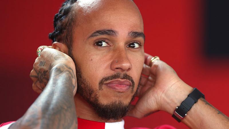 Cine este femeia alături de care a fost surprins Lewis Hamilton. Cei doi au ieșit la plimbare într-un bolid de 2 miloane de dolari