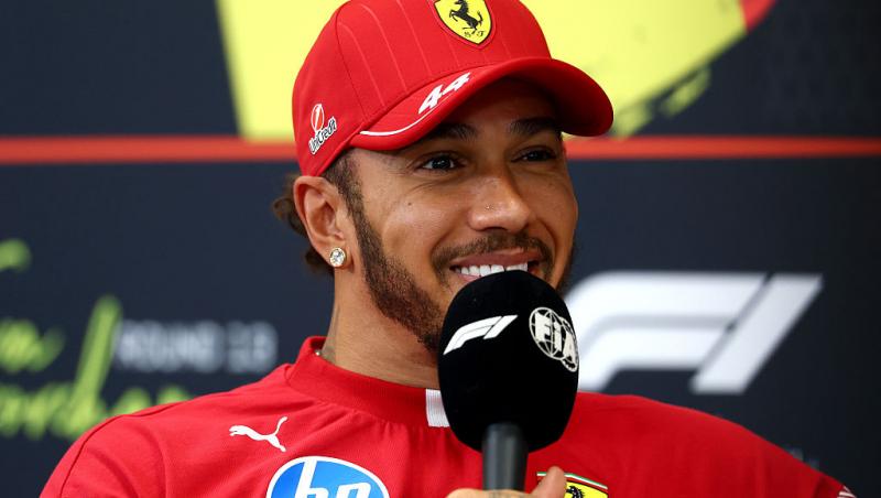 Cine este femeia alături de care a fost surprins Lewis Hamilton. Cei doi au ieșit la plimbare într-un bolid de 2 miloane de dolari