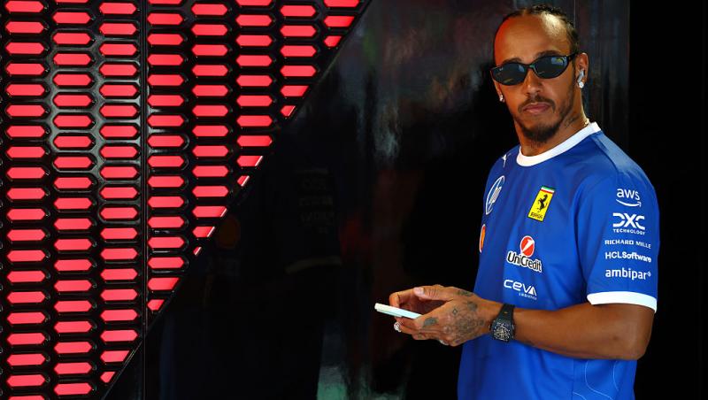 Cine este femeia alături de care a fost surprins Lewis Hamilton. Cei doi au ieșit la plimbare într-un bolid de 2 miloane de dolari