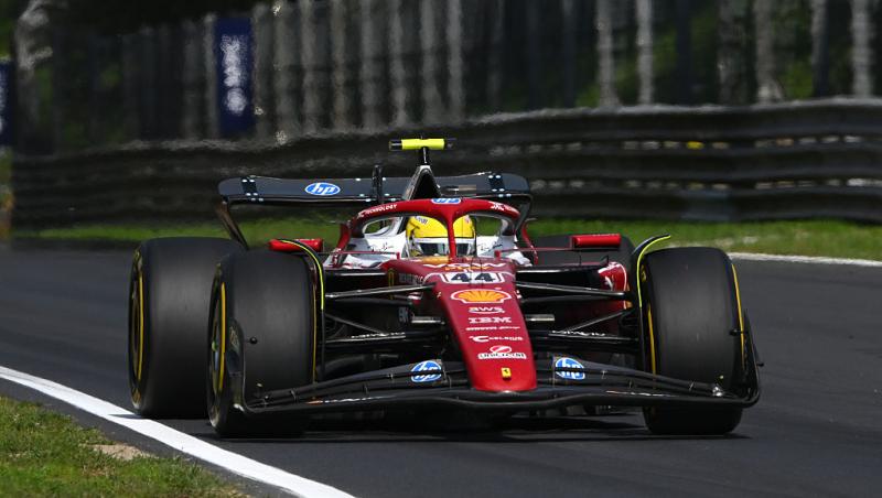 Cine este femeia alături de care a fost surprins Lewis Hamilton. Cei doi au ieșit la plimbare într-un bolid de 2 miloane de dolari