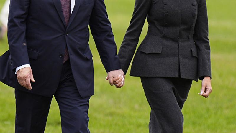 Melania și Donald Trump nu au făcut reverența în fața suveranilor Marii Britanii. De ce cuplul prezidențial a încălcat protocolul