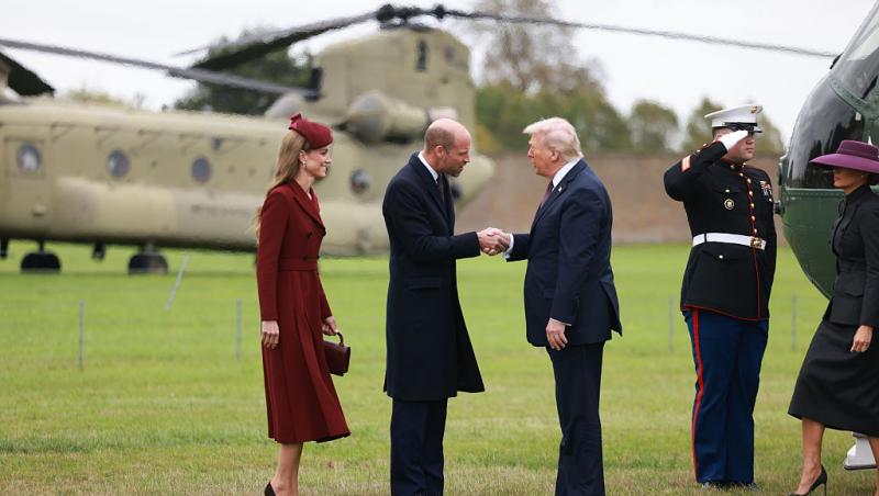 Melania și Donald Trump nu au făcut reverența în fața suveranilor Marii Britanii. De ce cuplul prezidențial a încălcat protocolul