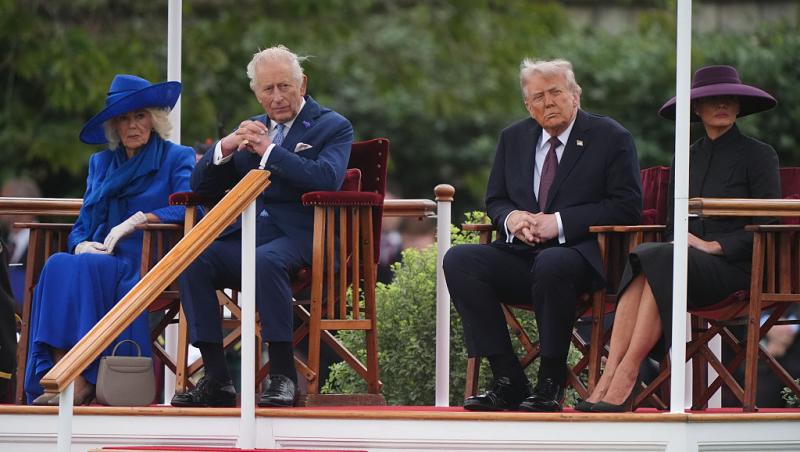 Melania și Donald Trump nu au făcut reverența în fața suveranilor Marii Britanii. De ce cuplul prezidențial a încălcat protocolul