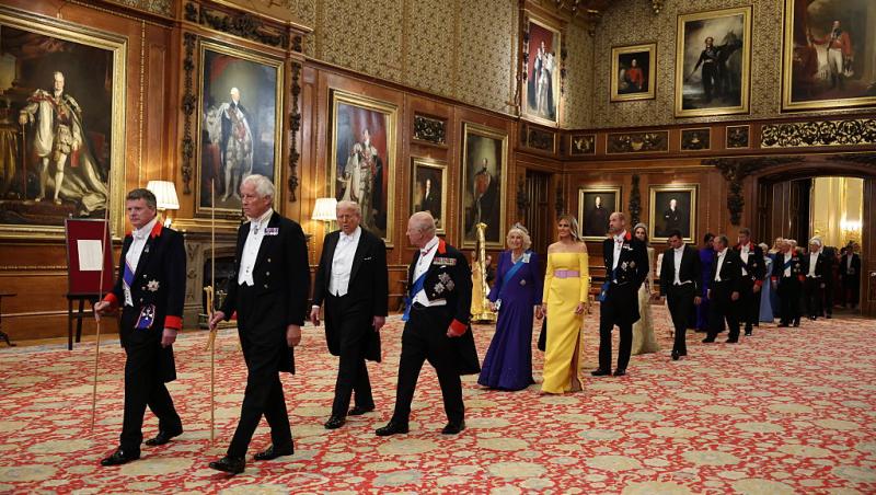 Melania și Donald Trump nu au făcut reverența în fața suveranilor Marii Britanii. De ce cuplul prezidențial a încălcat protocolul