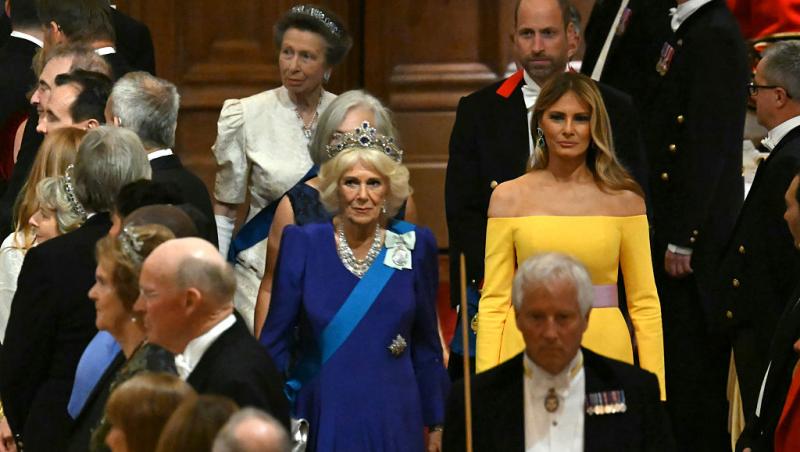Melania și Donald Trump nu au făcut reverența în fața suveranilor Marii Britanii. De ce cuplul prezidențial a încălcat protocolul
