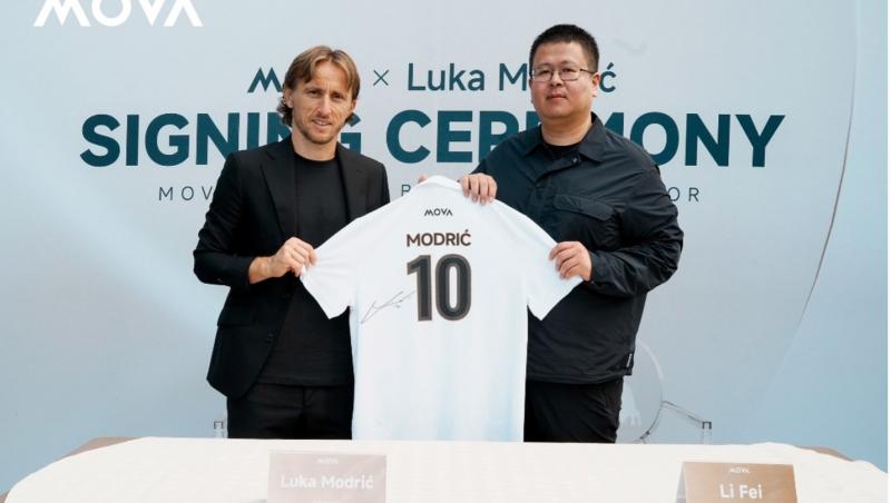 (P) De la debutul internațional la succesul pe piața din România: povestea MOVA și viziunea pentru un viitor inteligent