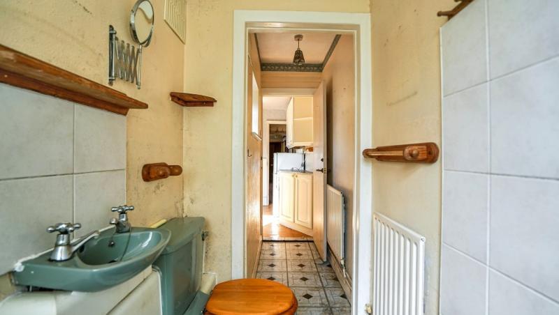 Cum arată locuința de doar 2 metri lățime. Se vinde cu peste 100.000 de dolari | FOTO