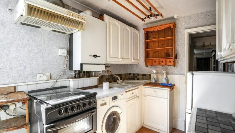 Cum arată locuința de doar 2 metri lățime. Se vinde cu peste 100.000 de dolari | FOTO