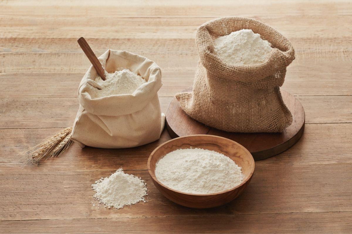 Cum trebuie să depozitezi făina ca să nu facă fluturi