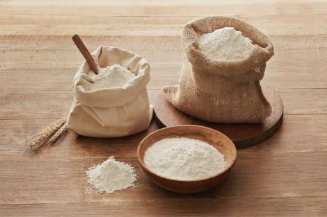 Cum trebuie să depozitezi făina ca să nu facă fluturi