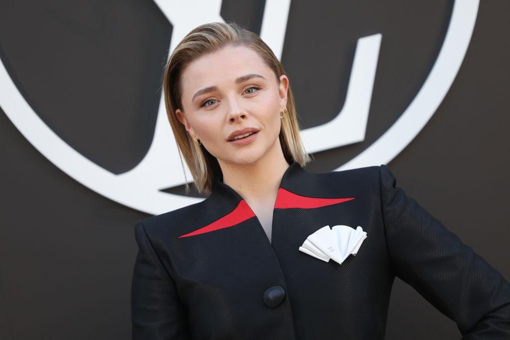 Chloë Grace Moretz s-a căsătorit în secret cu Kate Harrison! Actrița a ales o rochie de mireasă ieșită din tipare