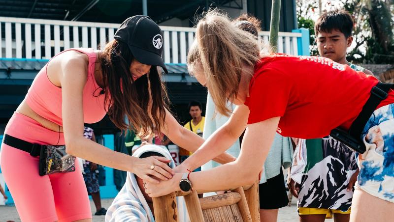 Concurenții, între orașele plutitoare și lecțiile de tagalog, în ediția de diseară a emisiunii Asia Express. Ce surprize urmează