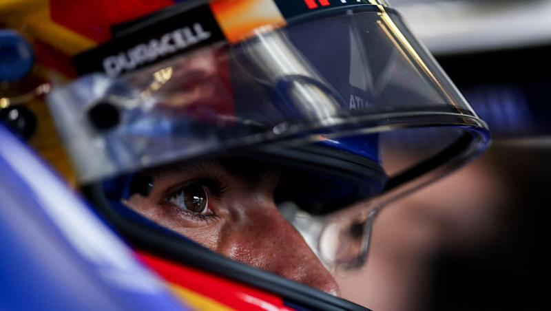 Carlos Sainz, gest de milioane pentru o fetiță. Cum a reacționat micuța când a văzut că pilotul și-a ținut promisiunea în Baku