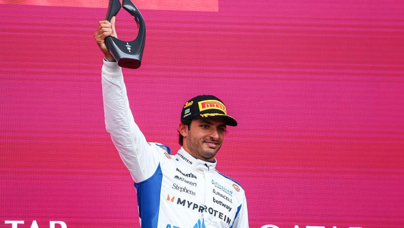 Carlos Sainz, gest de milioane pentru o fetiță. Cum a reacționat micuța când a văzut că pilotul și-a ținut promisiunea în Baku