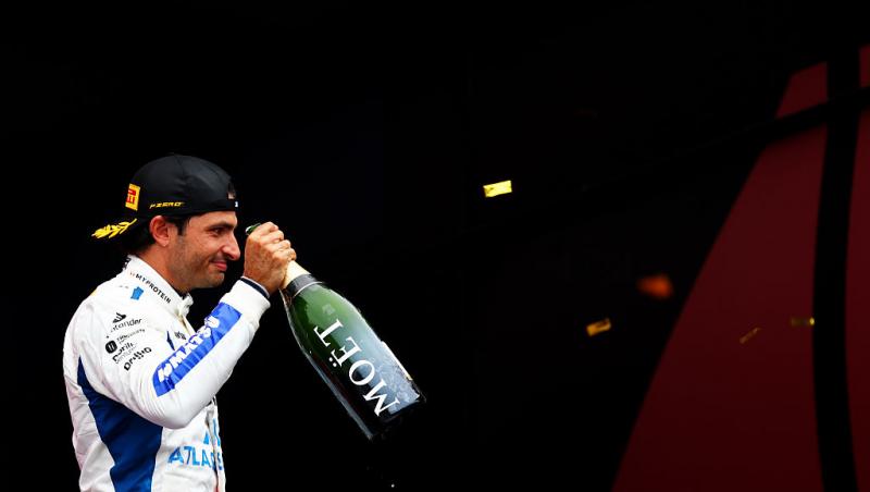 Carlos Sainz, gest de milioane pentru o fetiță. Cum a reacționat micuța când a văzut că pilotul și-a ținut promisiunea în Baku