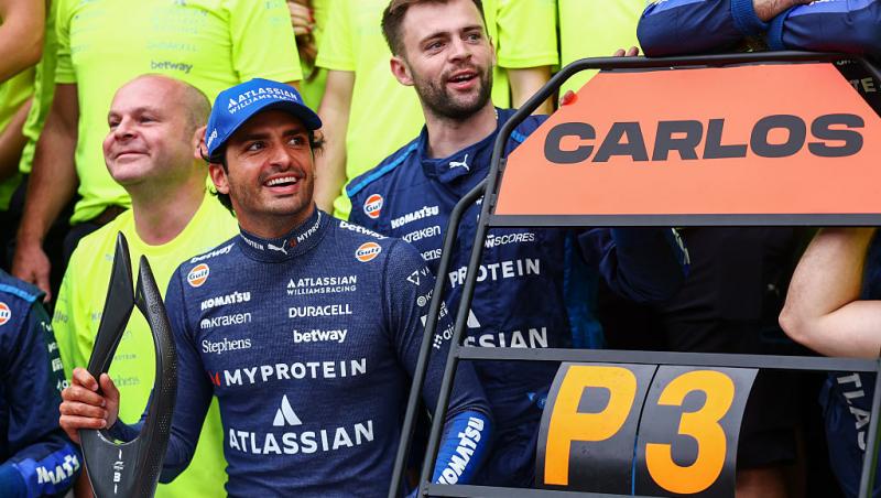 Carlos Sainz, gest de milioane pentru o fetiță. Cum a reacționat micuța când a văzut că pilotul și-a ținut promisiunea în Baku