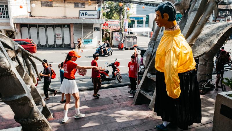 Asia Express sezonul 8, 23 septembrie 2025. O echipă a fost implicată într-un accident rutier, iar alta pare că se destramă