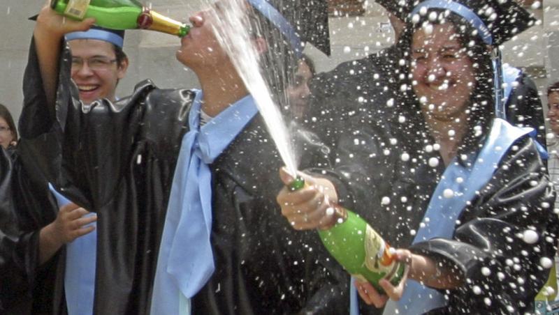 Ministerul Educației, program-pilot pentru elevii care se pregătesc de BAC. Ce măsuri se vor lua ca să se concentreze pe examene