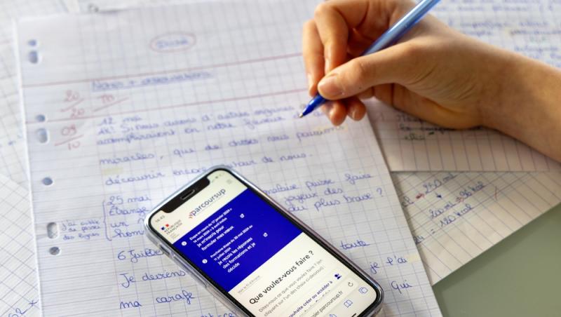 Ministerul Educației, program-pilot pentru elevii care se pregătesc de BAC. Ce măsuri se vor lua ca să se concentreze pe examene