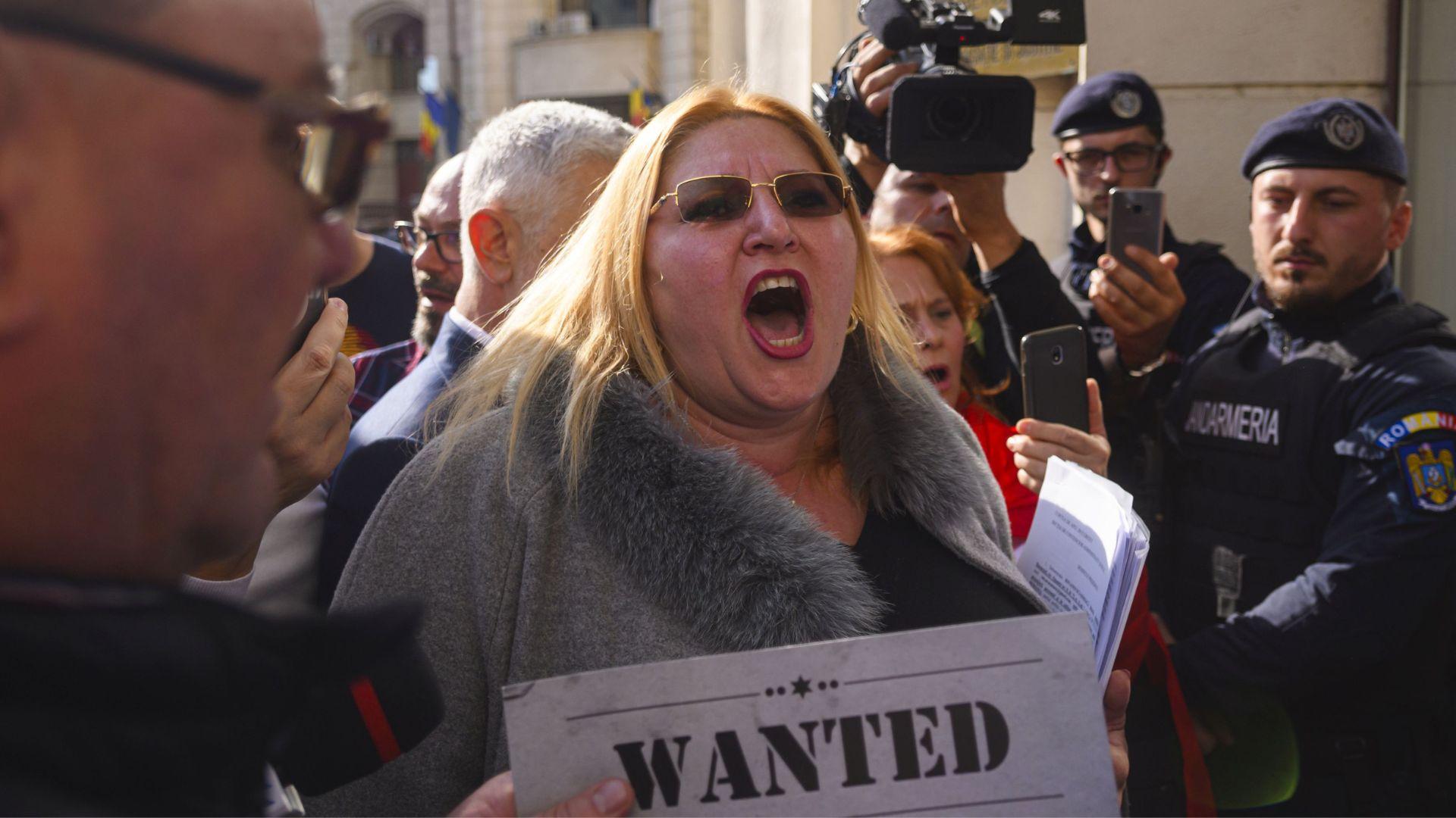 Diana Șoșoacă, acuzată pentru 11 infracțiuni. Parchetul General cere ridicarea imunității de europarlamentar