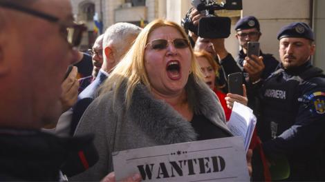 Diana Șoșoacă, acuzată pentru 11 infracțiuni. Parchetul General cere ridicarea imunității de europarlamentar