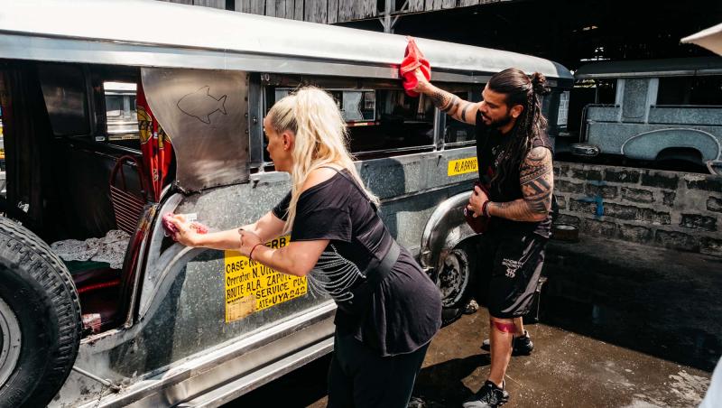 Asia Express sezonul 8, 24 septembrie 2025. Ce echipă a părăsit aventura de pe Drumul Eroilor. Medalia roșie a stârnit lacrimi