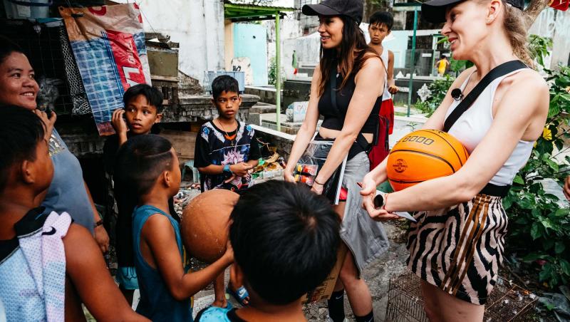 Asia Express sezonul 8, 24 septembrie 2025. Ce echipă a părăsit aventura de pe Drumul Eroilor. Medalia roșie a stârnit lacrimi